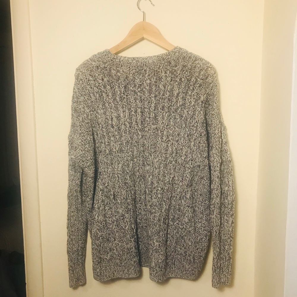 H&M Sweater - Picture 7 of 8